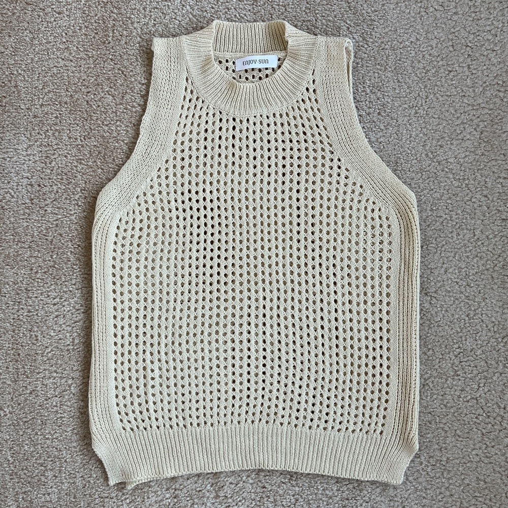 Sleeveless Knit Mock Neck Sweater Top in Cream Beige Women's Medium